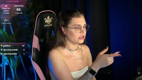 Lina online show from May 9, 2026, 2:44 pm