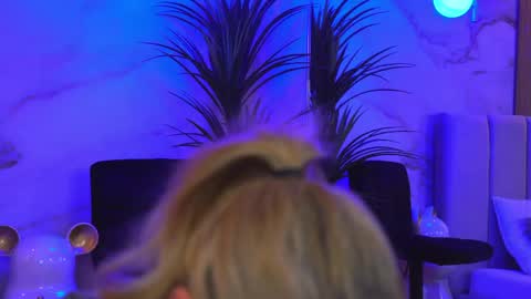 izabelle_02 online show from March 22, 2026, 4:49 am