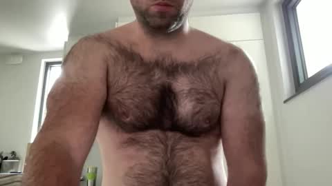 Izylduur online show from May 11, 2026, 9:59 am