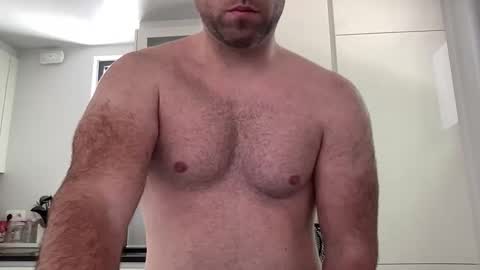 Izylduur online show from May 22, 2026, 11:49 am