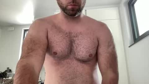 Izylduur online show from June 1, 2026, 8:38 am