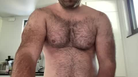 Izylduur online show from June 18, 2026, 6:46 am