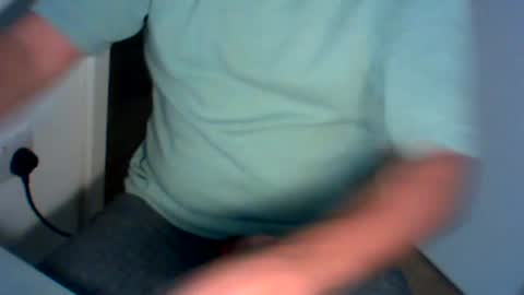 izzepaerdna online show from January 5, 2026, 7:06 pm