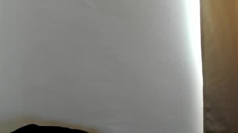Izzy online show from May 9, 2026, 3:28 pm