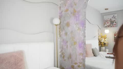 Izzy Hot  online show from January 16, 2026, 7:29 pm