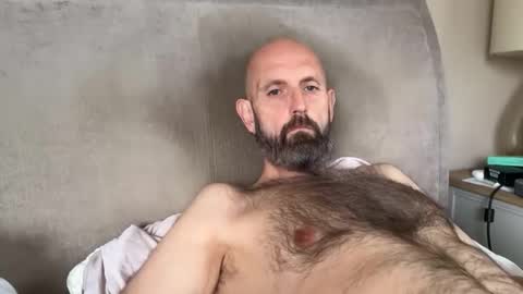 izzysboytoy1 online show from May 11, 2026, 7:58 am