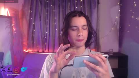 Hey im Jaxxxon check my info     online show from January 19, 2026, 8:18 am