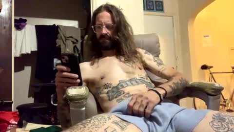 Snapshot of j_boogie_mane chatting on October 31, 2025, 5:30 am j boogie online show from October 31, 2025, 5:30 am