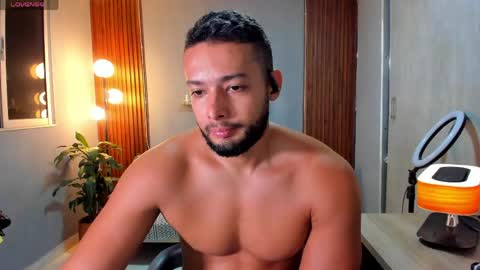Calix  Independient model Insta and twt Calixsnake online show from April 25, 2026, 11:35 pm