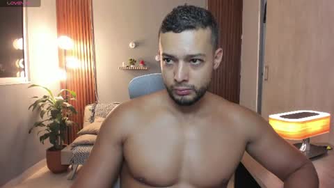Calix  Independient model Insta and twt Calixsnake online show from June 18, 2026, 11:42 pm