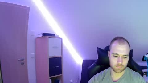 here4y online show from January 27, 2025, 7:13 pm