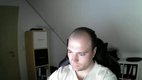 here4y online show from November 24, 2025, 10:15 am