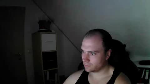 here4y online show from December 2, 2025, 9:10 pm