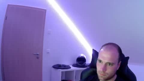 Snapshot of j_german783377 chatting on April 7, 2026, 7:25 pm here4y online show from April 7, 2026, 7:25 pm