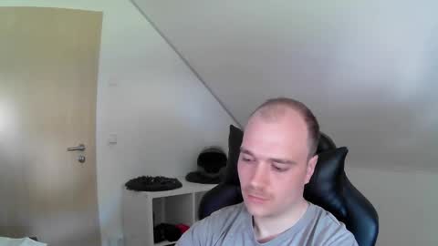 Snapshot of j_german783377 chatting on April 11, 2026, 9:35 am here4y online show from April 11, 2026, 9:35 am