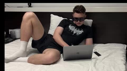 j_lyle_x online show from November 9, 2025, 8:18 pm