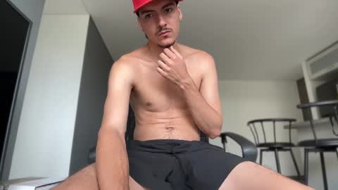 INDEPENDENT MODEL online show from November 1, 2025, 3:58 pm