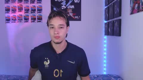 J online show from November 22, 2025, 10:03 am