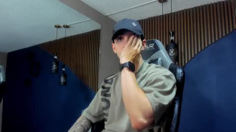 Snapshot of jacksonolsenn chatting on January 24, 2025, 6:04 pm Jackson Olsen online show from January 24, 2025, 6:04 pm