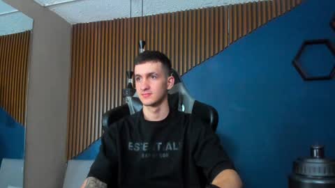 Snapshot of jacksonolsenn chatting on February 1, 2025, 6:19 pm Jackson Olsen online show from February 1, 2025, 6:19 pm