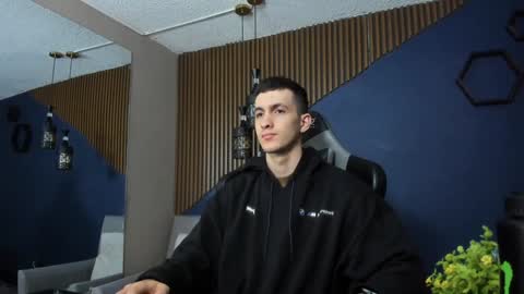 Snapshot of jacksonolsenn chatting on February 6, 2025, 12:05 pm Jackson Olsen online show from February 6, 2025, 12:05 pm