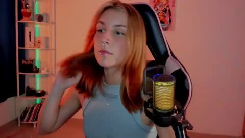 Linda Sofia help me get to 100 thumbs up online show from January 13, 2025, 3:34 am