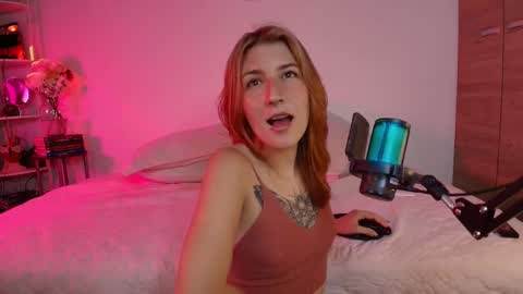 Linda Sofia help me get to 100 thumbs up online show from February 25, 2025, 5:08 am