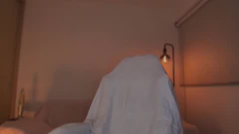 Linda Sofia help me get to 100 thumbs up online show from September 14, 2025, 3:38 am