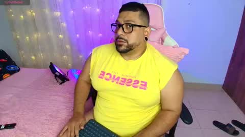 daddy sir master bear online show from February 19, 2025, 3:28 am