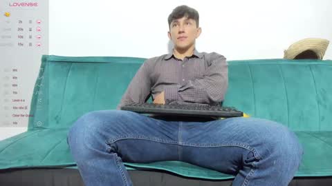 jacobo online show from February 4, 2025, 6:27 pm