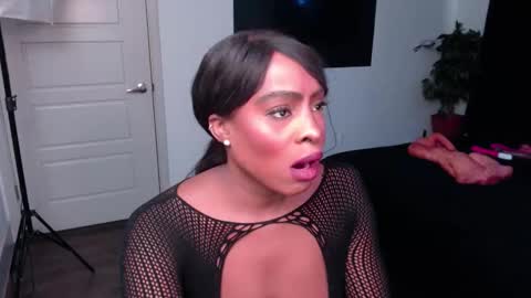 Jade online show from November 6, 2025, 8:10 pm