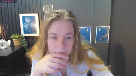 Snapshot of jade_soft chatting on October 12, 2025, 1:32 pm Jade online show from October 12, 2025, 1:32 pm