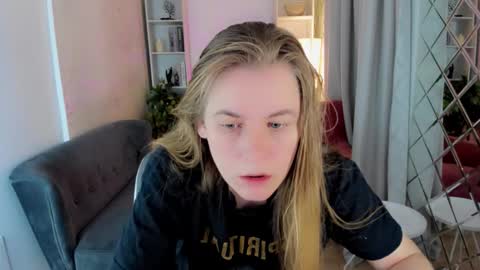Snapshot of jade_soft chatting on October 26, 2025, 2:12 pm Jade online show from October 26, 2025, 2:12 pm