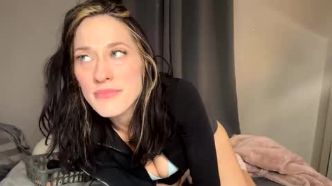 sexyeyes neverlie  online show from March 20, 2026, 9:19 pm