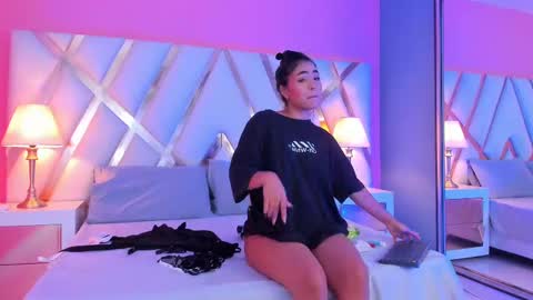 Jade online show from October 7, 2025, 9:12 pm