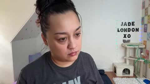 Jade online show from February 27, 2025, 2:54 pm