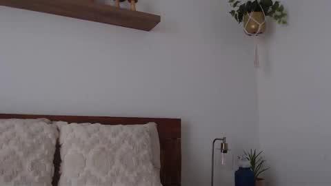 Snapshot of jadelove_ chatting on February 12, 2025, 8:29 pm Jade Love online show from February 12, 2025, 8:29 pm