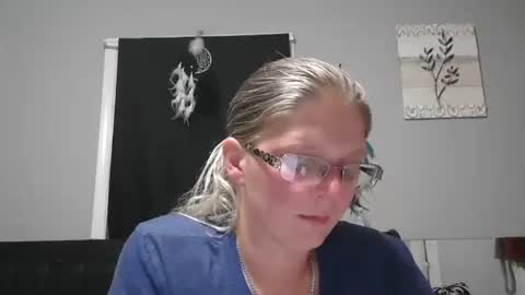 JadeLuv online show from November 7, 2025, 1:27 am