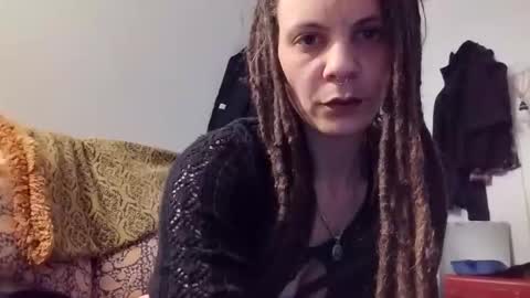 jader0se online show from December 15, 2025, 7:34 am