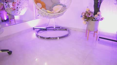 Jade Summer online show from September 24, 2025, 11:35 am