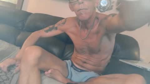 Snapshot of jah987654321 chatting on February 15, 2025, 6:01 pm James online show from February 15, 2025, 6:01 pm