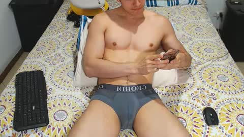 Snapshot of jahshot4 chatting on October 4, 2025, 2:20 am jahshot4 online show from October 4, 2025, 2:20 am