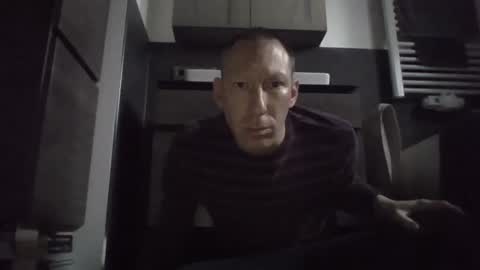 jak_81 online show from April 13, 2026, 5:24 am