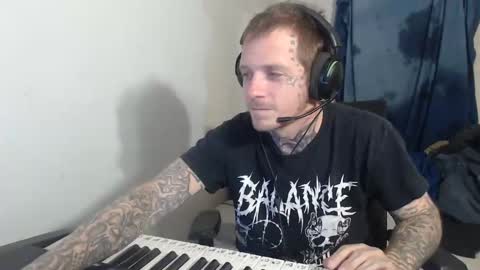 showingitoff online show from September 14, 2025, 3:16 am