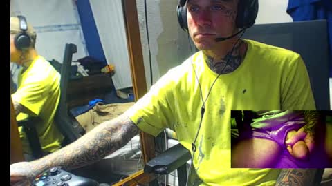 showingitoff online show from September 24, 2025, 1:09 am