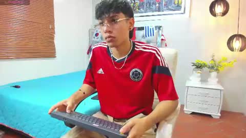 Snapshot of jake_falcon chatting on June 27, 2026, 11:37 am jake_falcon online show from June 27, 2026, 11:37 am