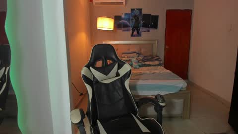 Snapshot of jake_pons chatting on December 16, 2024, 1:53 am Jake Pons online show from December 16, 2024, 1:53 am