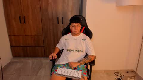 Snapshot of jake_pons chatting on September 23, 2025, 2:25 am Jake Pons online show from September 23, 2025, 2:25 am