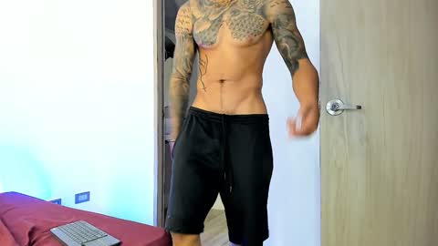 Snapshot of jakee_brown chatting on February 5, 2025, 1:15 am Santiago online show from February 5, 2025, 1:15 am