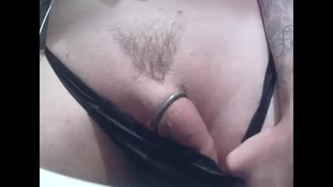 Snapshot of james223083 chatting on April 2, 2026, 9:34 pm James online show from April 2, 2026, 9:34 pm